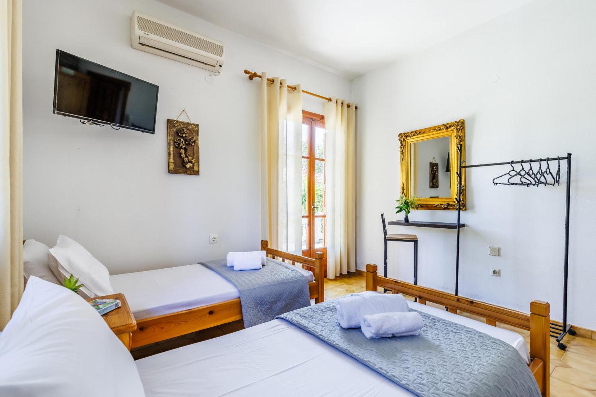 Panagou Studios Skopelos Town Phòng bức ảnh